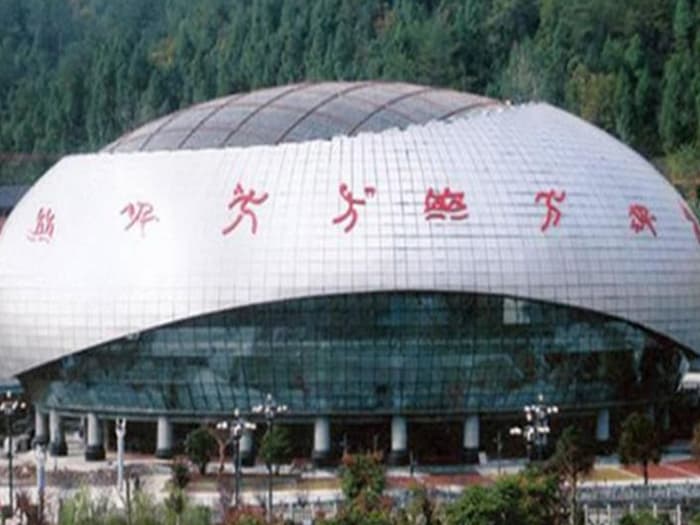 崇文体育中心球形网架加工安装